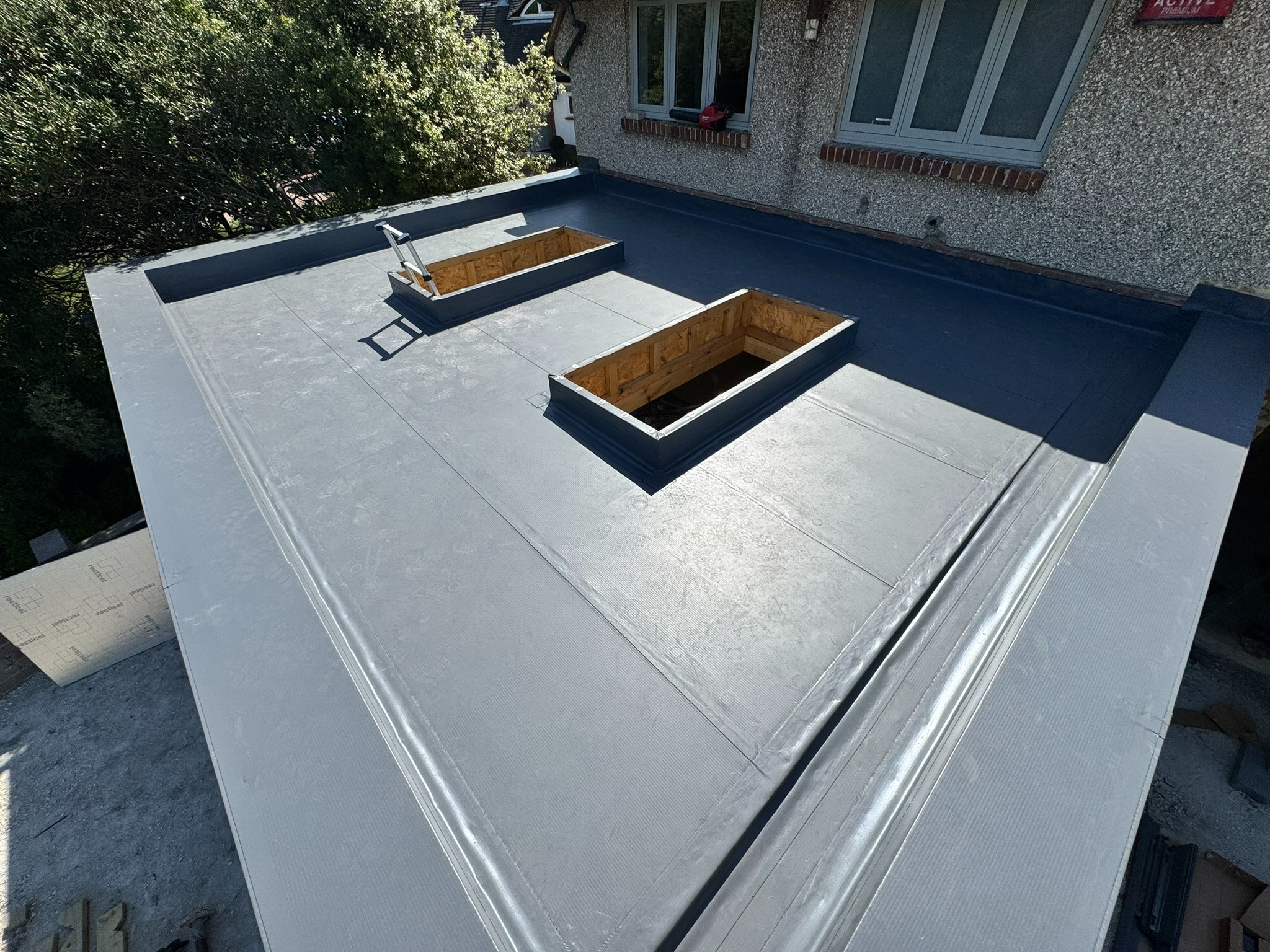 Single-ply rooflight and perimeter detailing at Anthony's Avenue